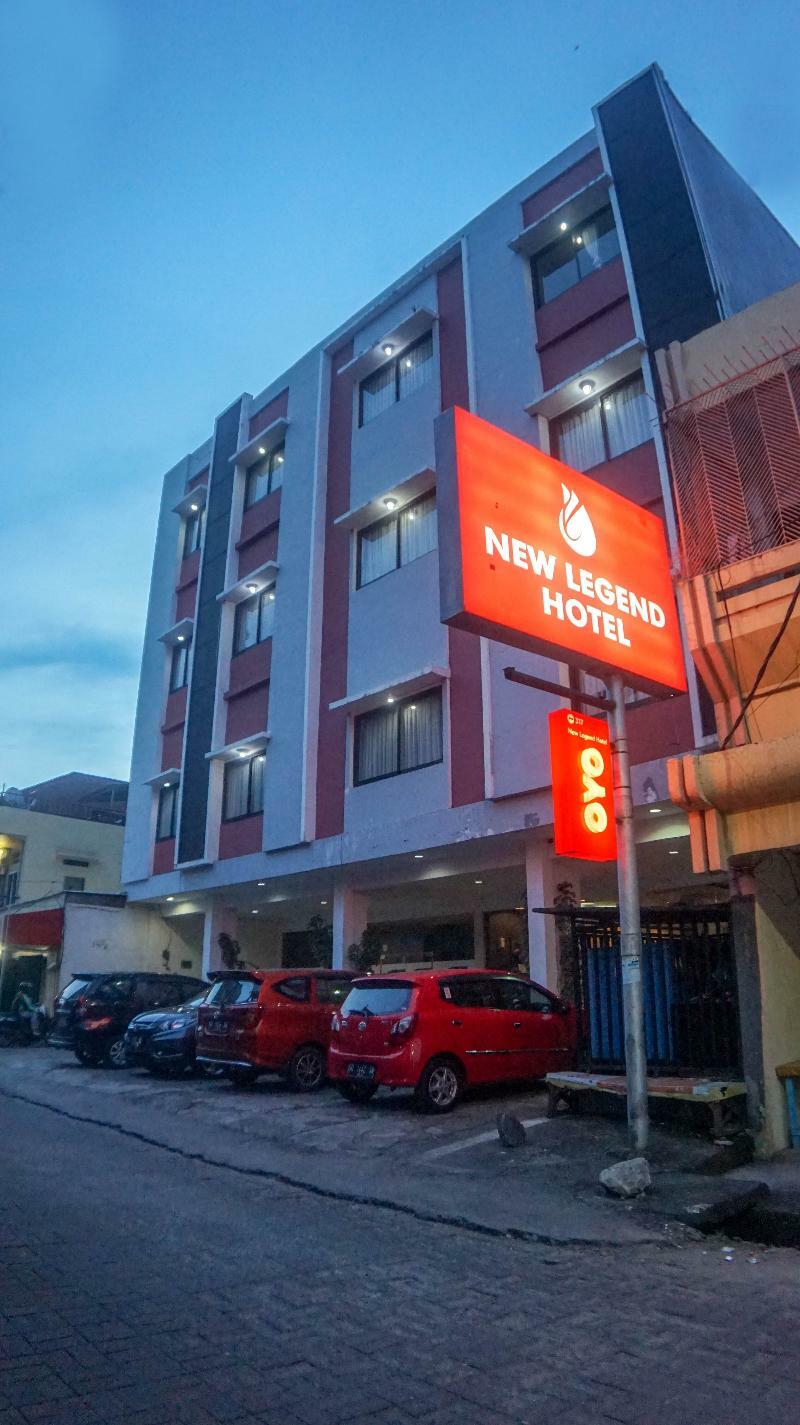 New Legend Hotel Makassar Exterior photo